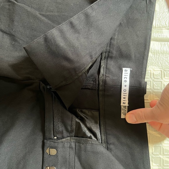 Alice + Olivia Black Shorts - Picture 5 of 10